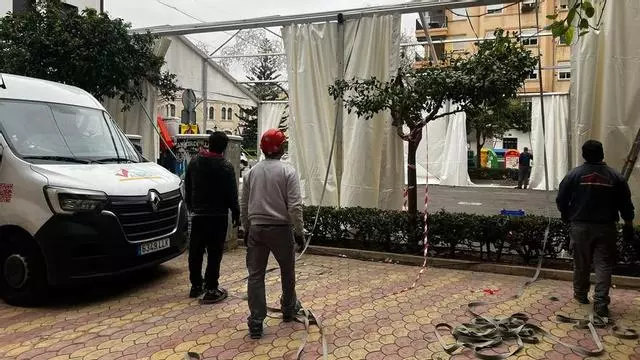El montaje de carpas falleras ya ha comenzado