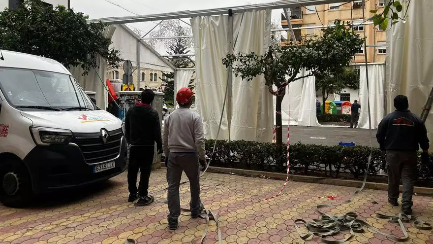 El montaje de carpas falleras ya ha comenzado