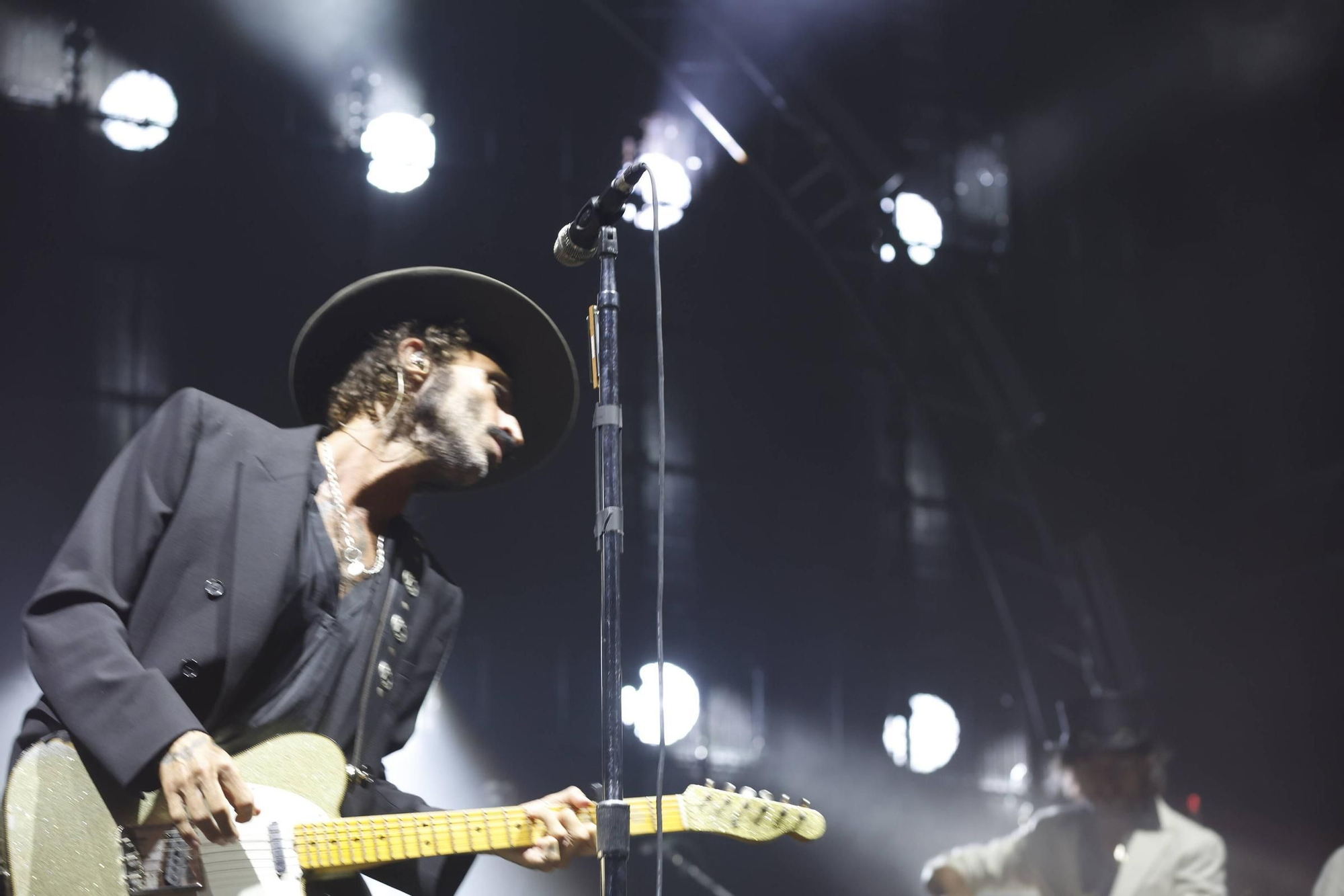 El concierto de Leiva en el Gijón Life, en imágenes