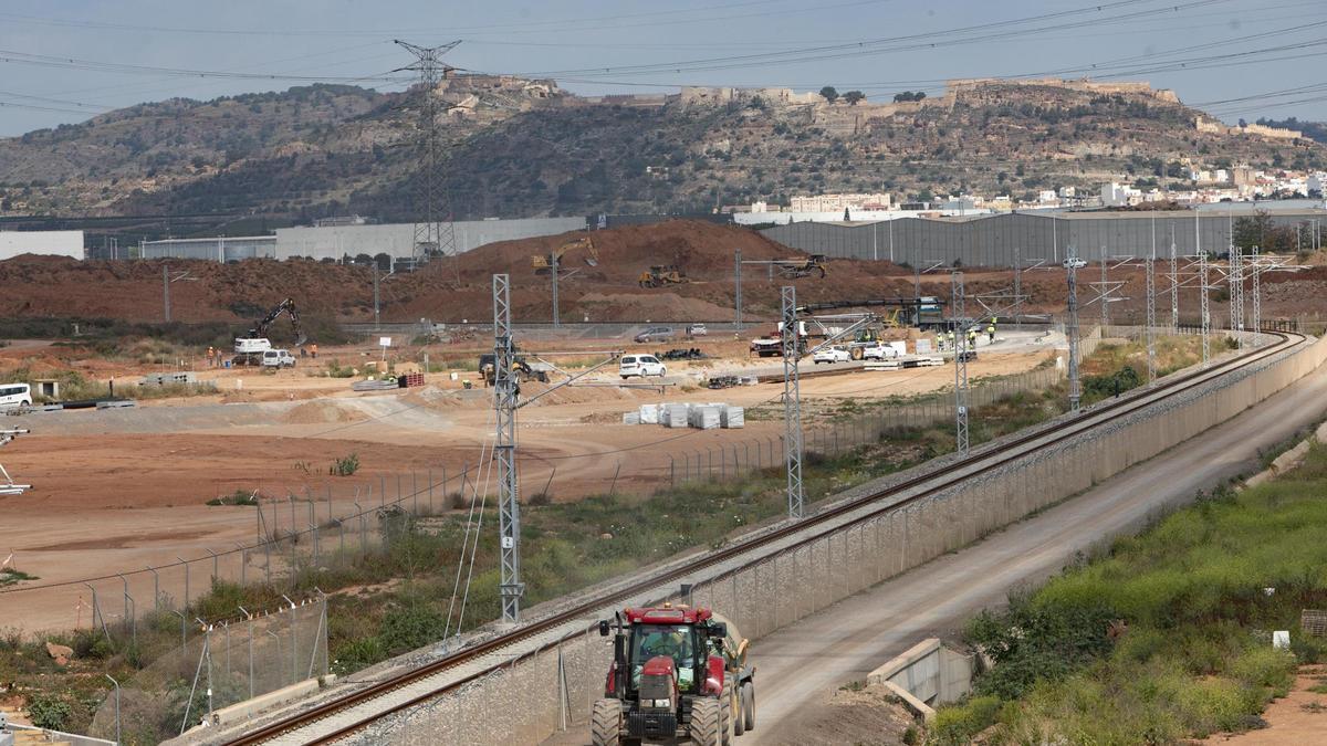 Obras del tren al puerto en Parc Sagunt