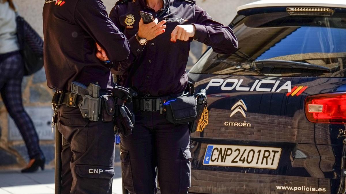 Agentes de Policía Nacional en Elda, en una imagen de archivo.