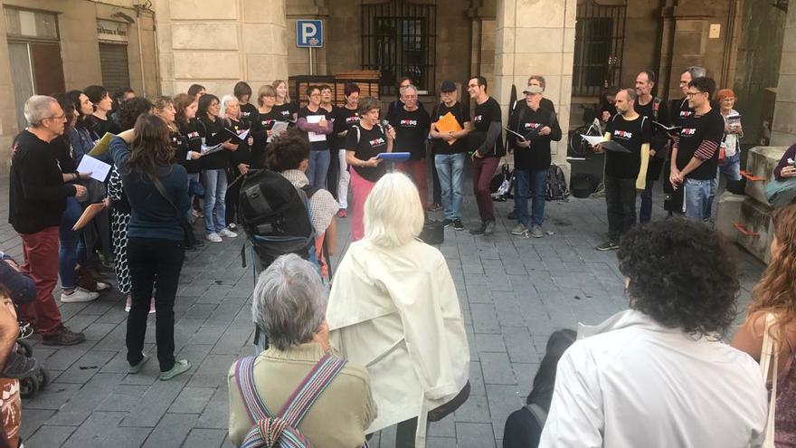 Parada a la plaça Major del manresà cor inCORdis