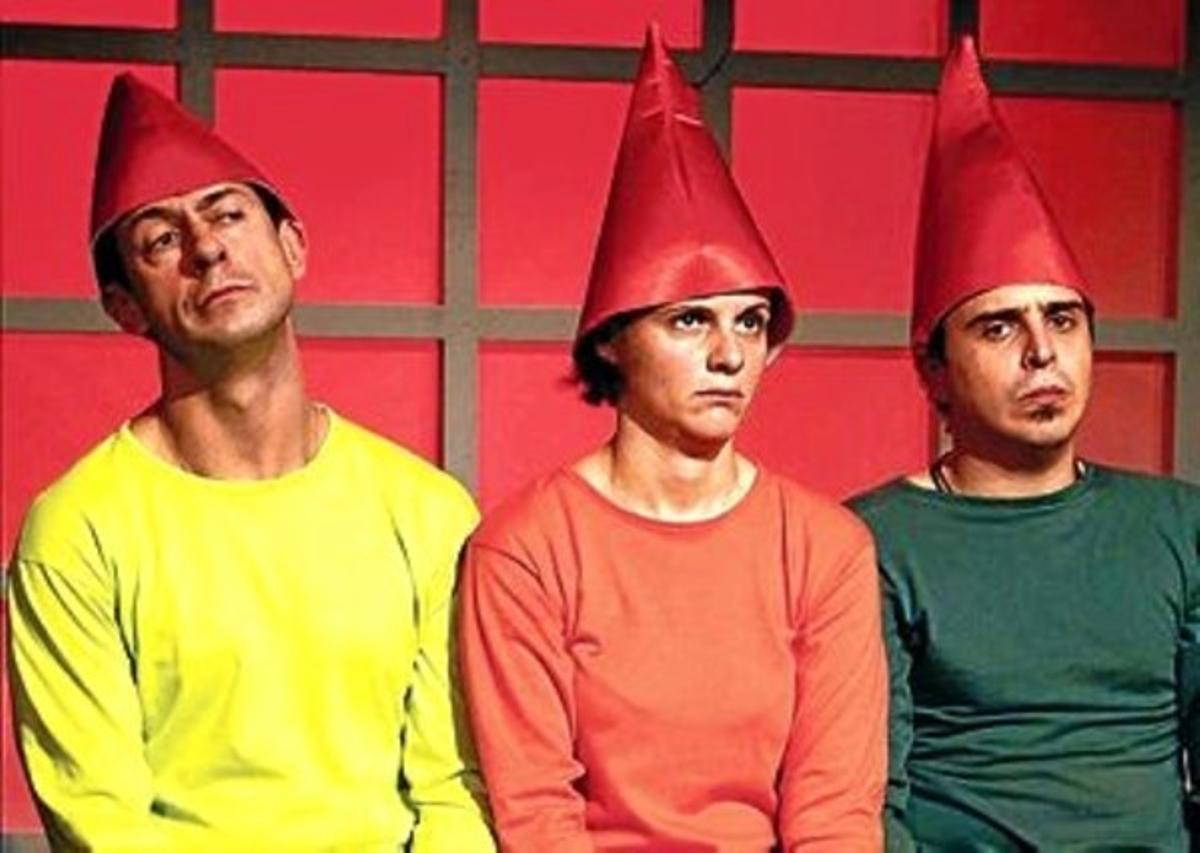 Tres nans, en una escena de ’Moren els contes’.