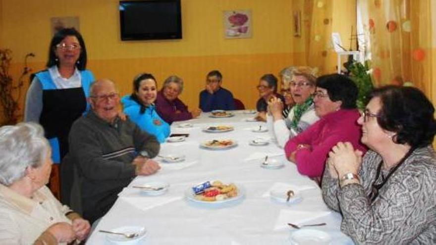 Chocolatada de la asociación de mayores de Onís