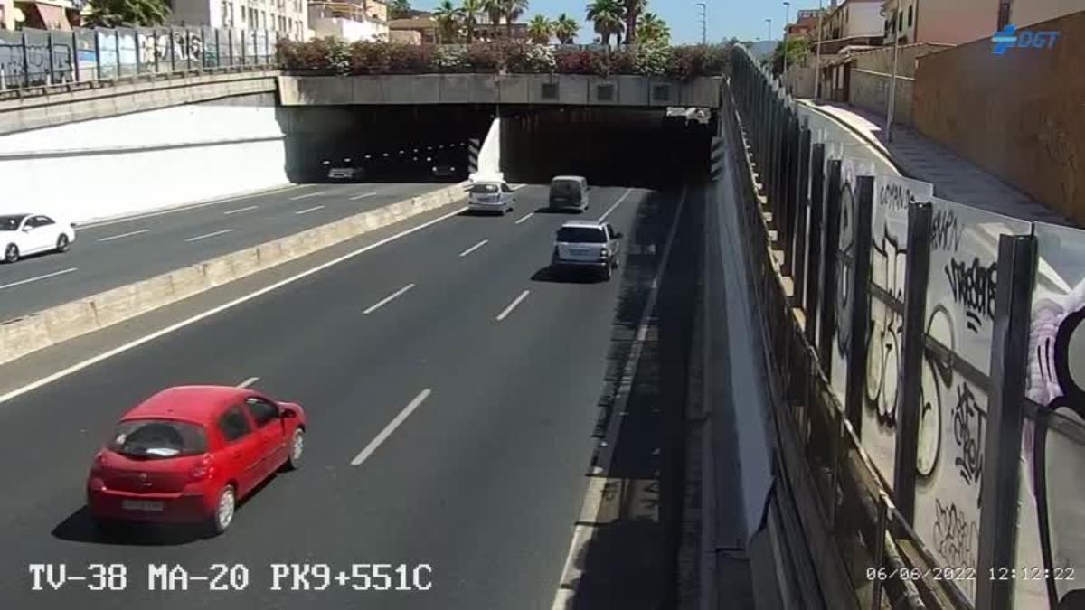 Entrada al falso túnel de Carlos de Haya de la circunvalación, en una imagen de la cámara de la DGT