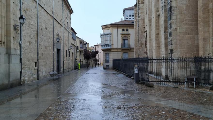 La Rúa, casi desierta, esta mañana.