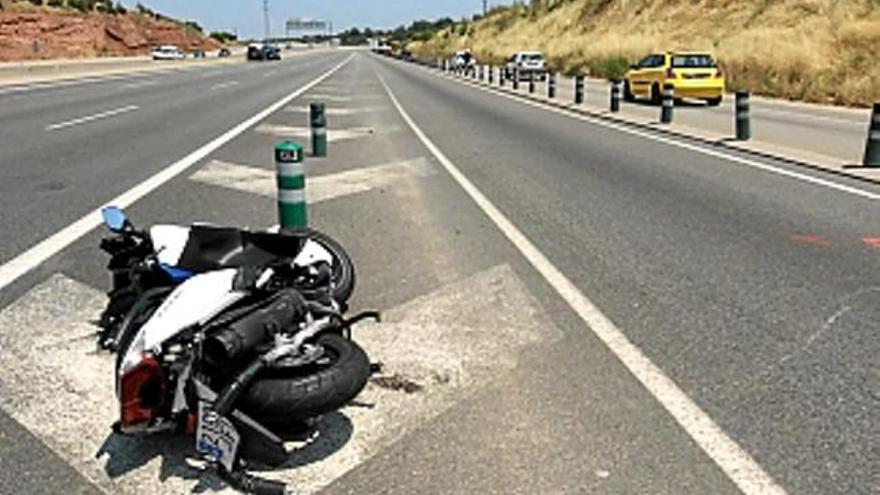 Un motorista ferit lleu en un accident a la C-25, a Manresa