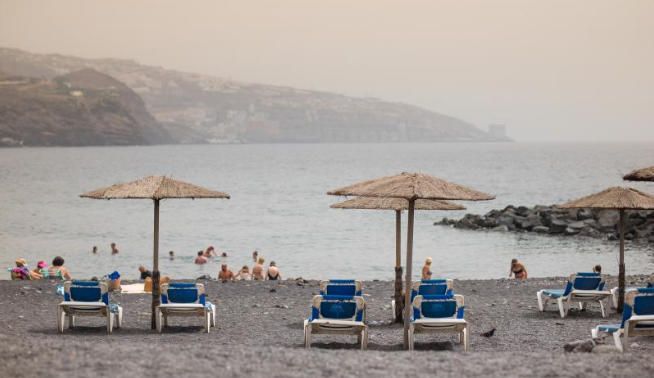 El calor y la calima se mantienen en Canarias