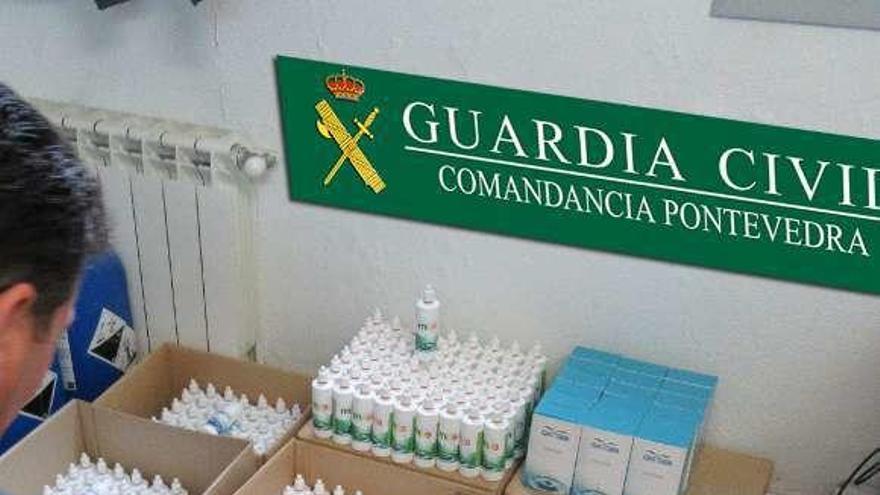 Los envases incautados del pseudomedicamento. // Cedida Guardia Civil