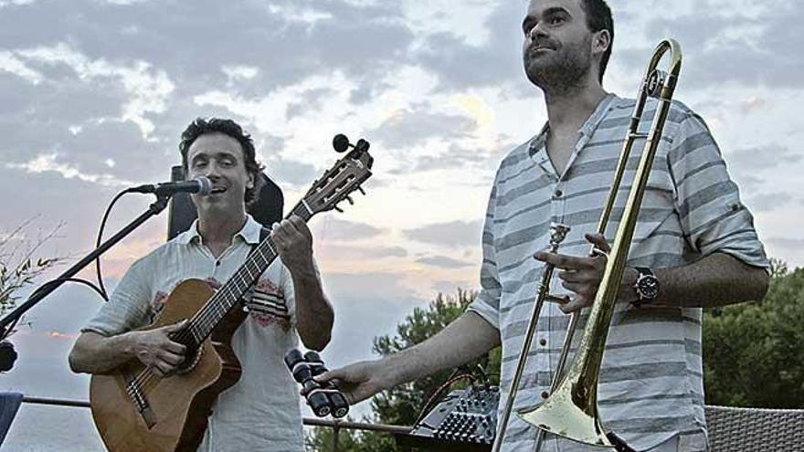 Jon Cilveti, a la guitarra, y Antonio Tercero, al trombón.