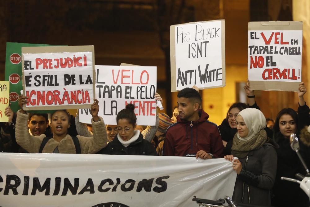 Manifestació per denunciar dos suposats casos de racisme