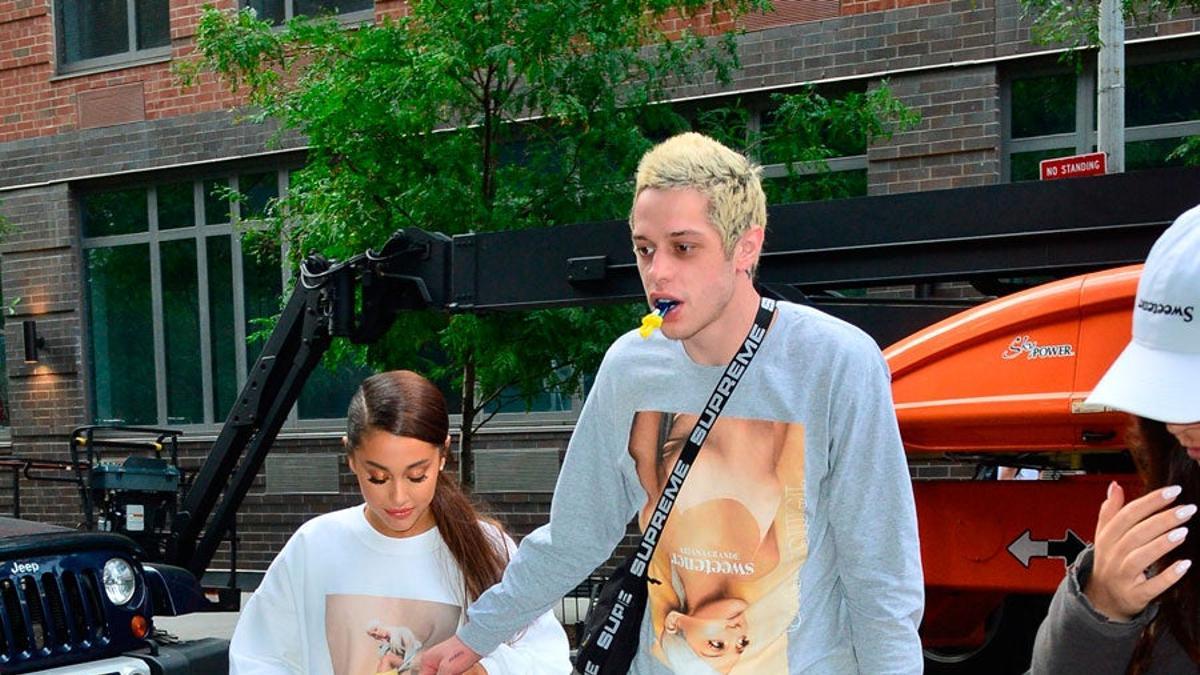 Pete Davidson cree que Ariana Grande lo abandonará