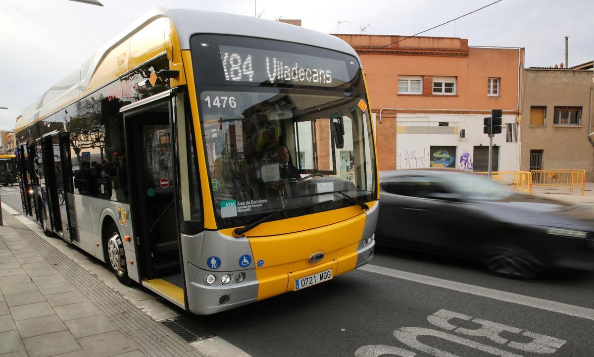 Arrancan dos nuevas líneas de autobús exprés para conectar Barcelona y el  Baix Llobregat