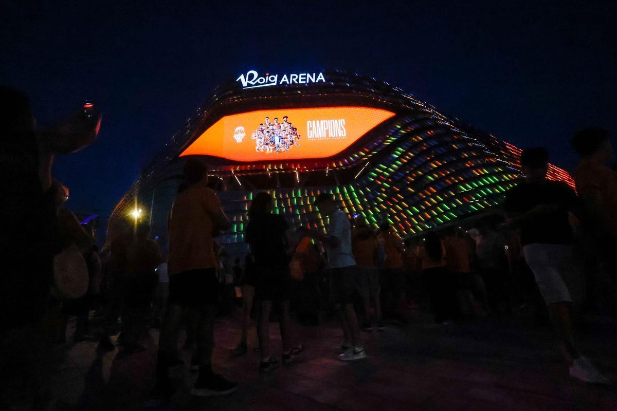 El Roig Arena empuja en busca de la segunda liga