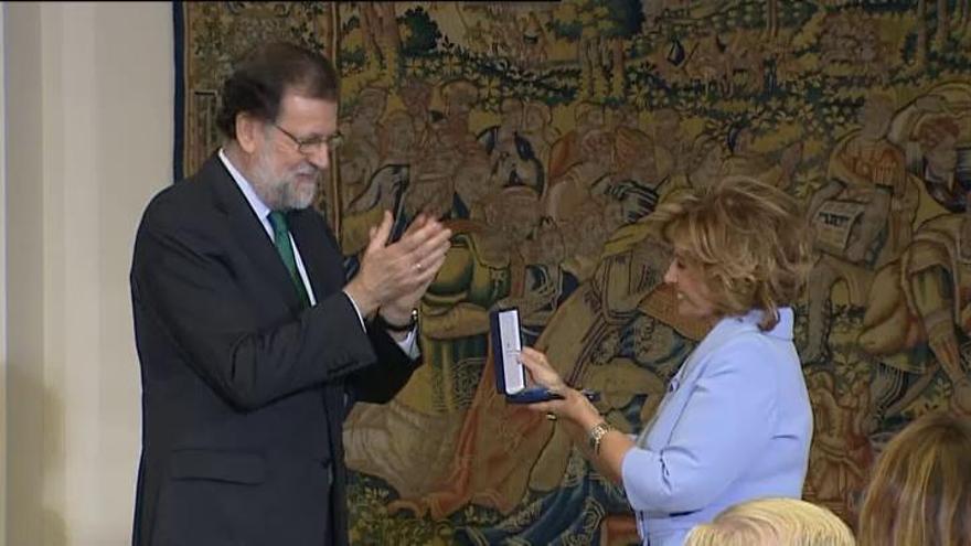Medalla de Oro al Mérito en el Trabajo para Maria Teresa Campos