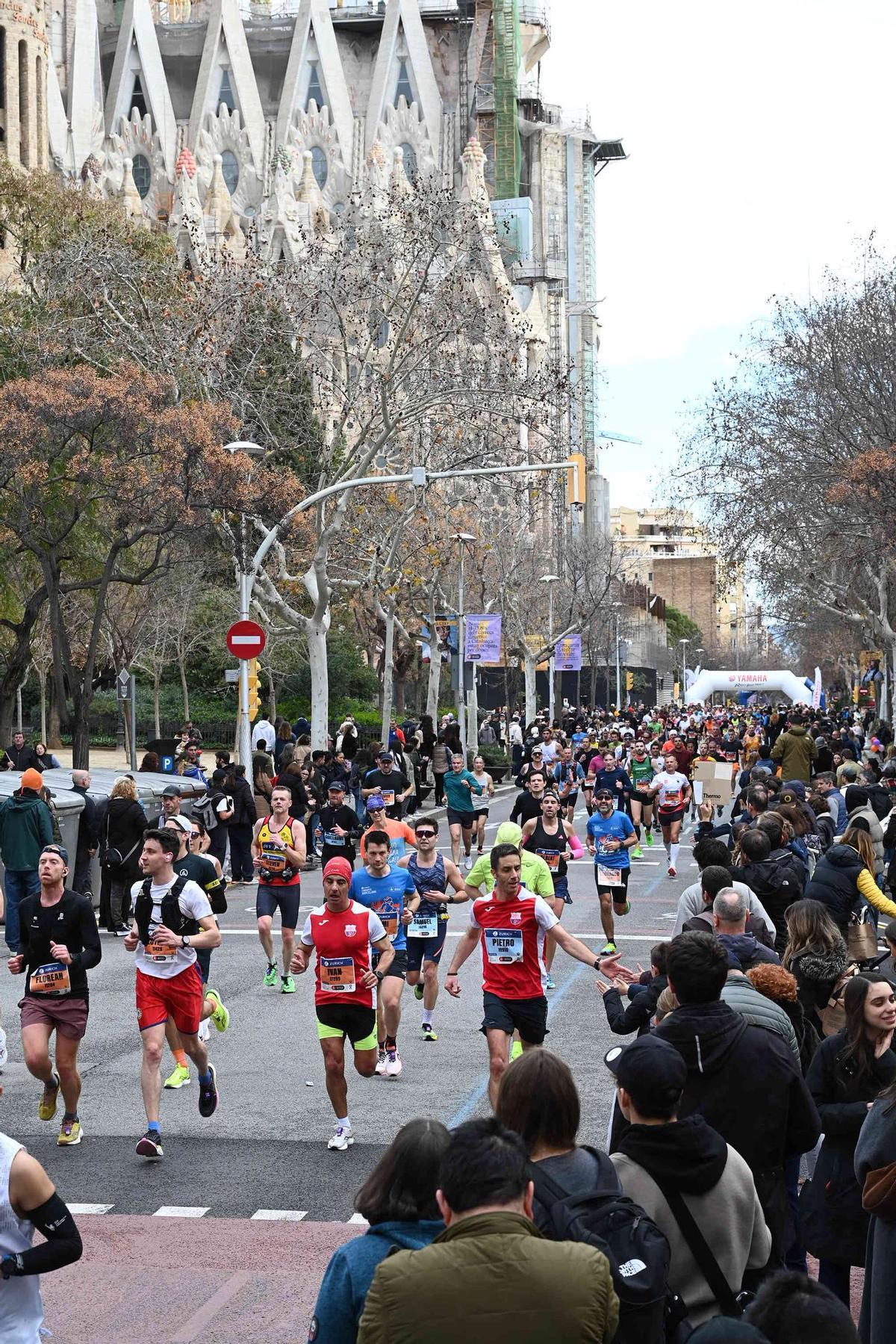 ¿Has participado en la Marató de Barcelona 2024? ¡Búscate en las fotos¡