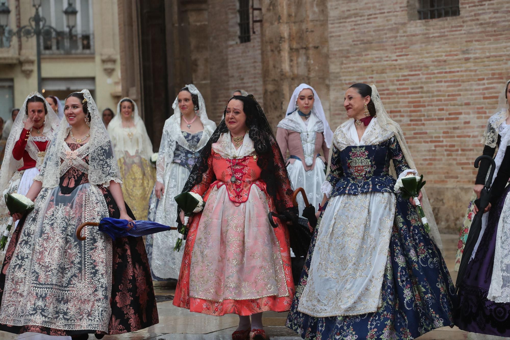Búscate en el primer día de ofrenda por la calle de la Paz (entre las 15:30 a las 17:00 horas)