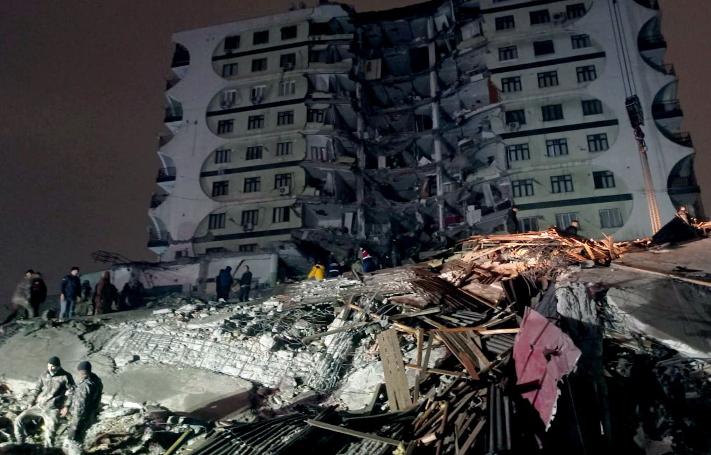 Uno de los edificios derrumbados a causa del seísmo en Turquía.