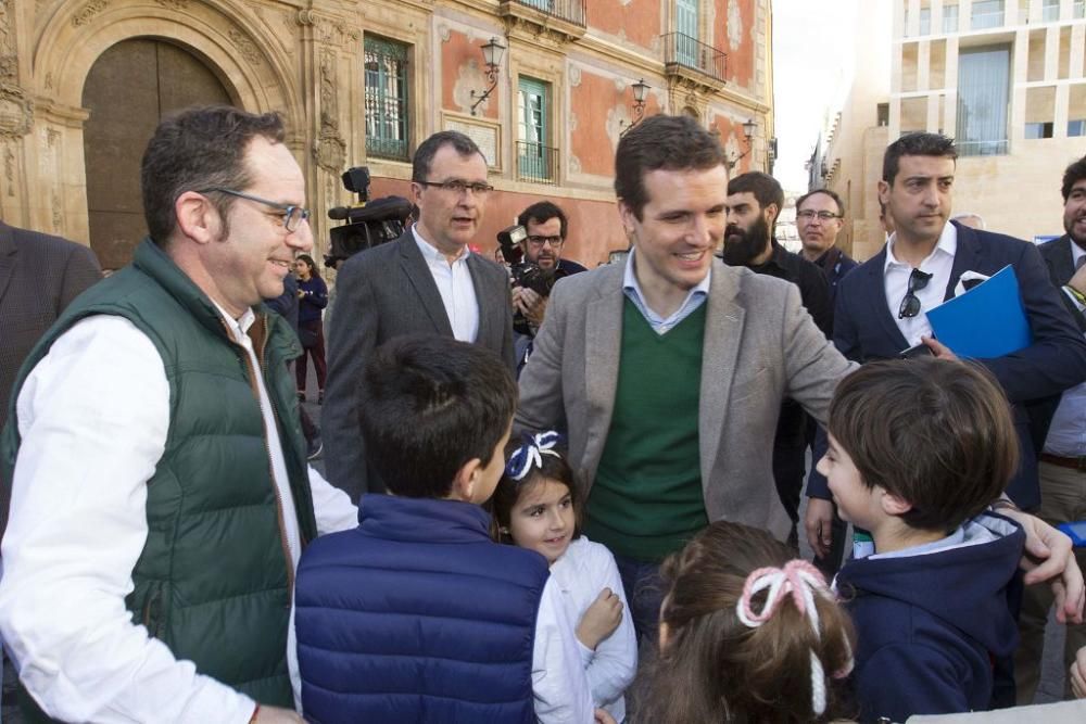 Casado apadrina las candidaturas de Ballesta y López Miras