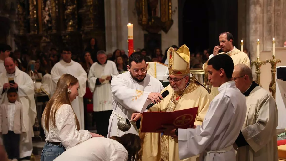 El Arzobispo celebra la llegada de nuevos fieles pese a «los ataques mediáticos y legislativos» a la Iglesia