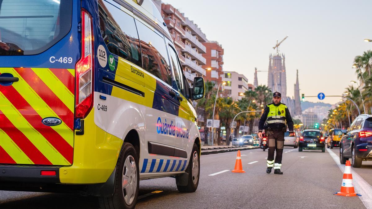 Dispositivo especial de la Guardia Urbana de Barcelona de control de VTC
