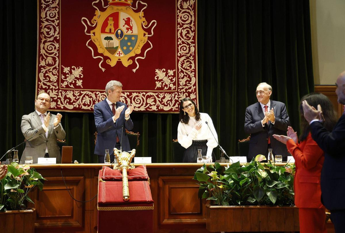 La toma de posesión de Rosa Crujeiras como rectora de la USC en imágenes