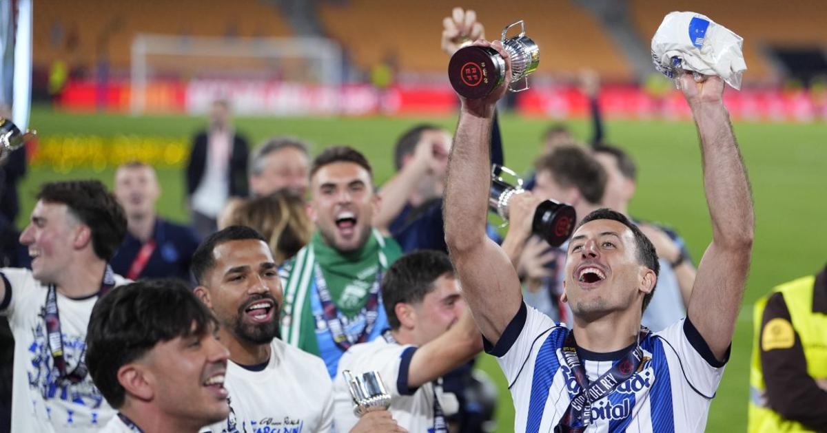 Oyarzabal y otros compañeros de la Real Sociedad el pasado sábado.