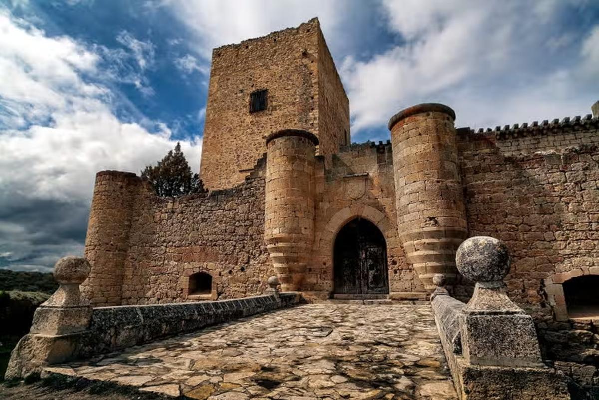 Las entradas al castillo de Pedraza ascienden a un precio de 6,7 euros por persona