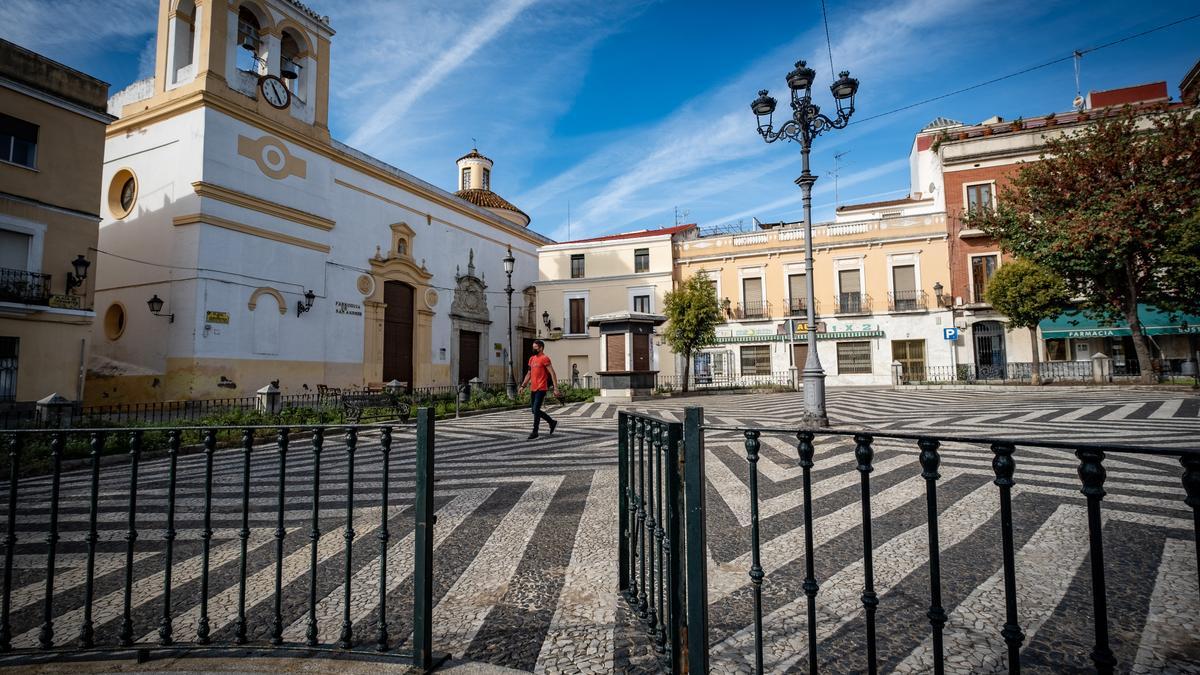 El pavimento rayano de la plaza de San Andrés de Badajoz.
