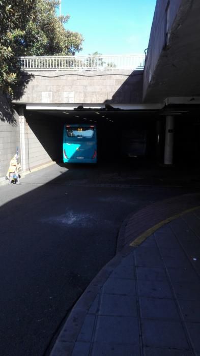 Un hombre fallece al caer desde la estación de guaguas de San Telmo