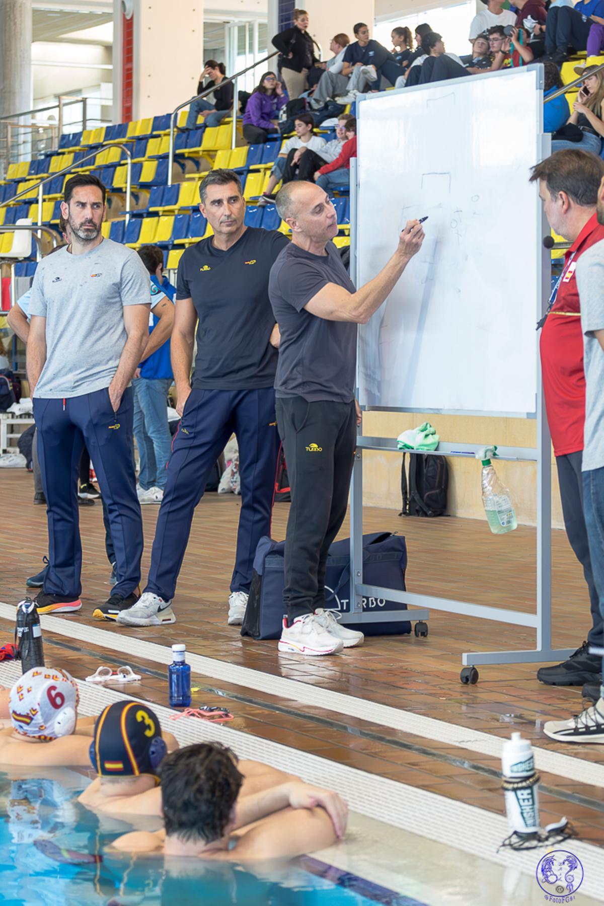 Entrenamiento de la selección española de waterpolo en Mallorca