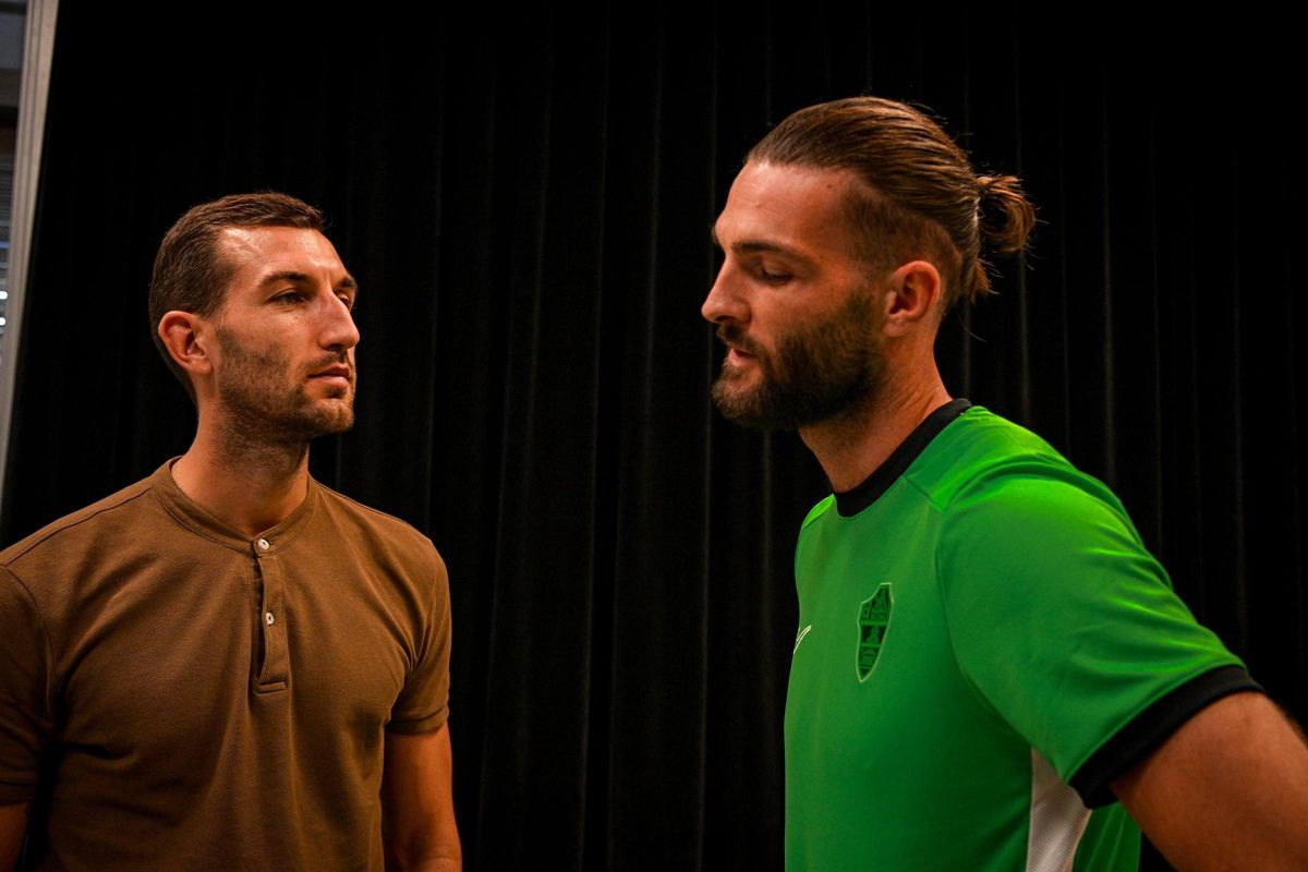 Leo Petrot dialogues with Pepe Contreras, the main courage of his arrival in Elche.