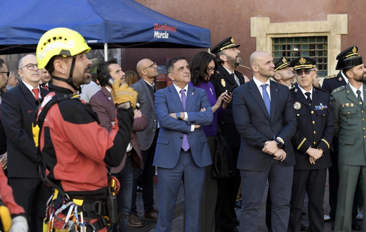 José Antonio Serrano, Mario Gómez y Enrique Lorca, en los actos por el Día del Patrón de los Bomberos