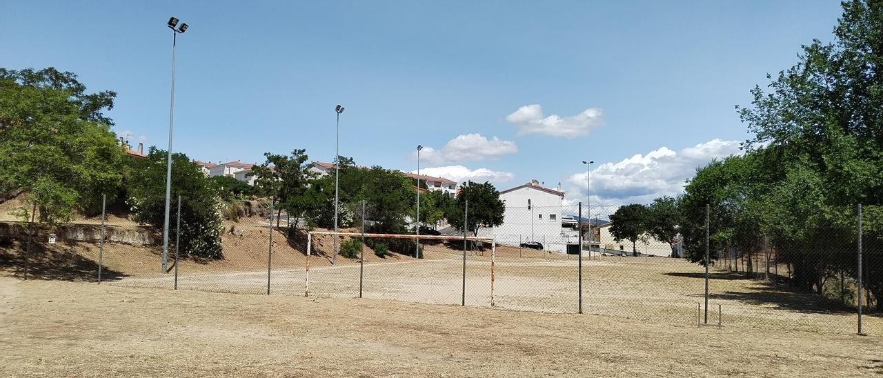 Solar donde el Estado prevé construir 80 viviendas de alquiler social en Plasencia.