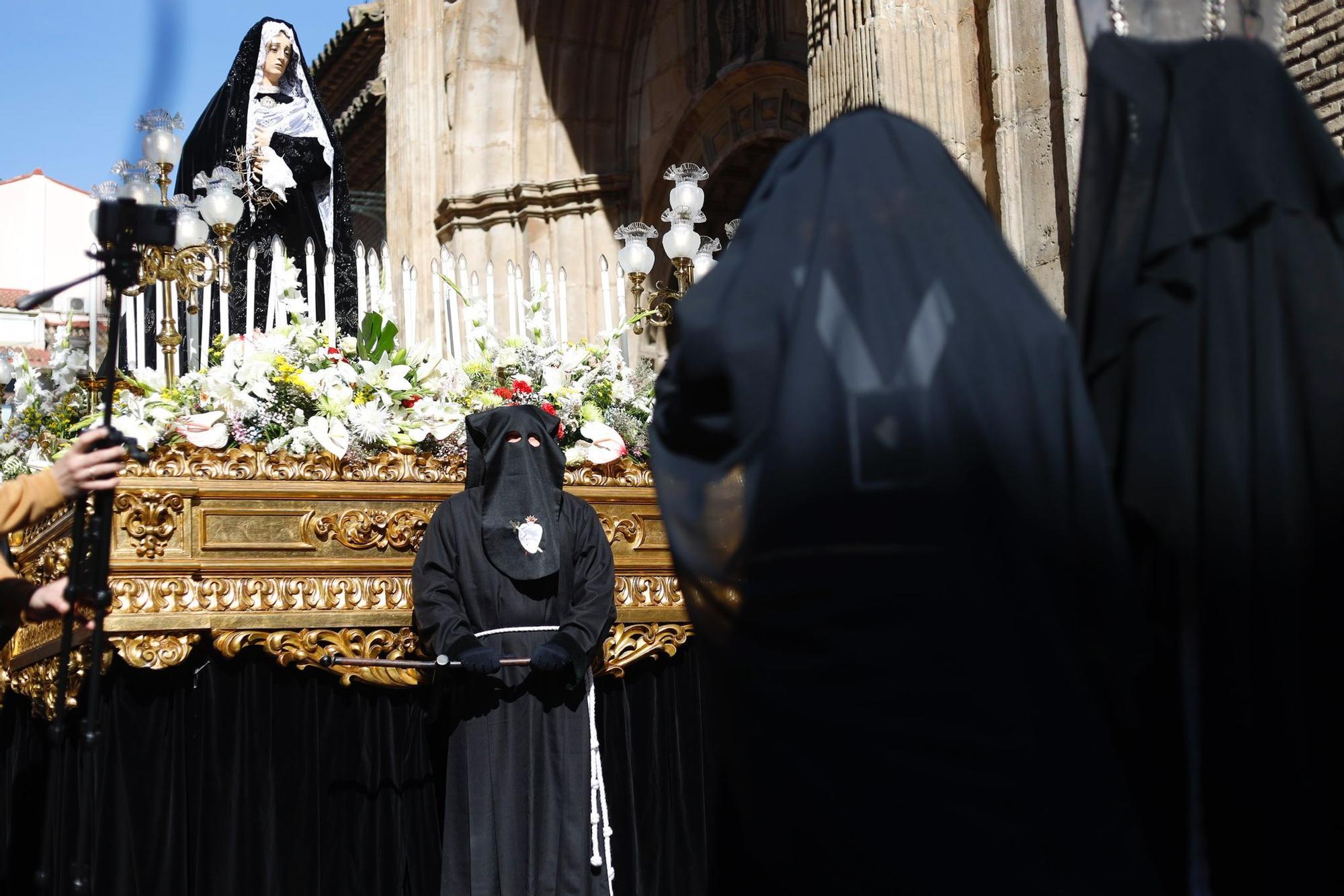 En imágenes | Procesiones del Sábado Santo en Zaragoza