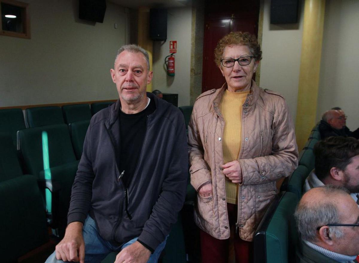 Xosé Manuel y Rosa Nóvoa, al frente de la convocatoria. | |   I. OSORIO