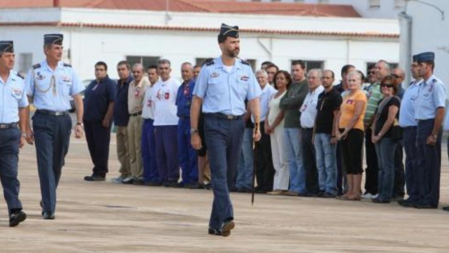 Don Felipe pasó revista a oficiales, suboficiales, personal civil de la Academia y al batallón de alumnos