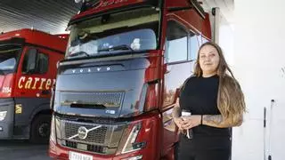 Anna, una transportista de 27 años: "Me rajaron las seis ruedas en el aparcamiento de un polígono en Cataluña"