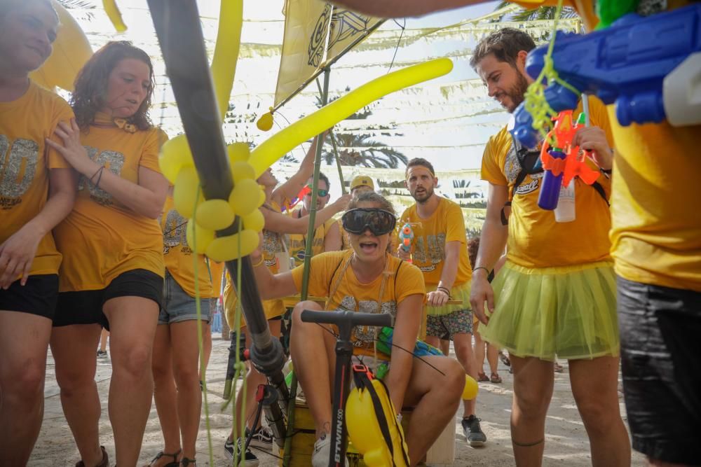 Palma celebra la batalla de agua entre Canamunt y Canavall