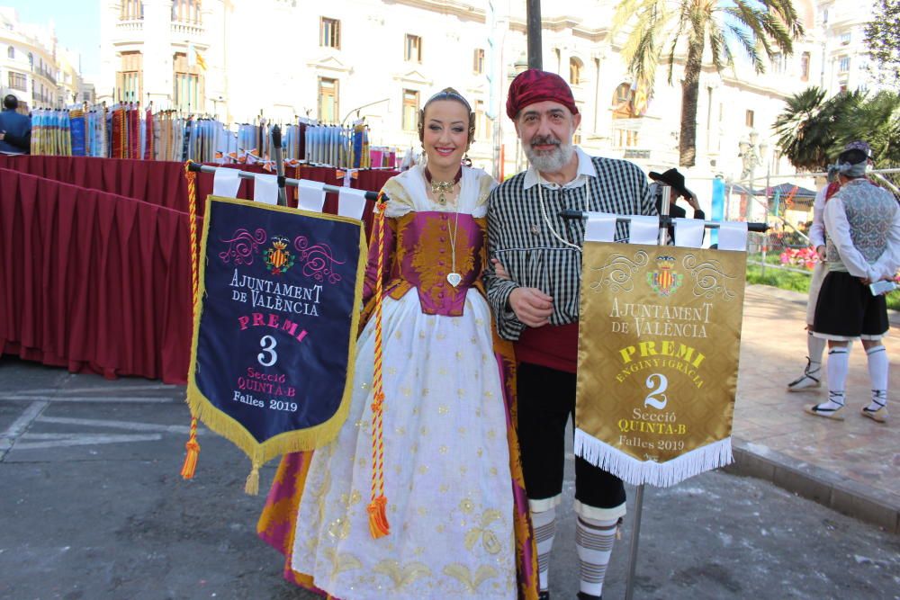 Por ejemplo, Rocío Gil acudió con Sevilla-Denia para recoger los grandes premios del monumento al que ha prestado su imagen.