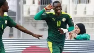 El Sporting prueba a una promesa internacional de Senegal