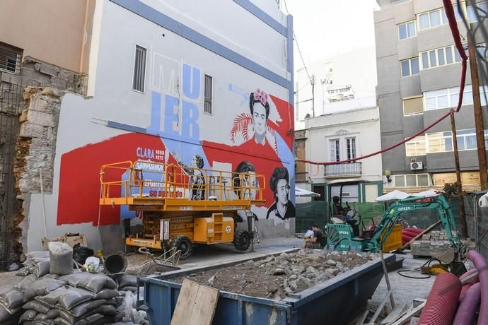 15-04-19 LAS PALMAS DE GRAN CANARIA.CALLEJON LAS LAGUNETAS. LAS PALMAS DE GRAN CANARIA. Fotos de un mural que estan pintando en un solar en el callejon Las Lagunetas.  | 15/04/2019 | Fotógrafo: Juan Carlos Castro