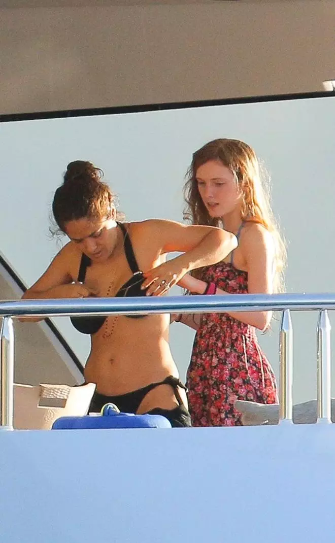 Salma Hayek, de vacaciones en un yate por el Caribe