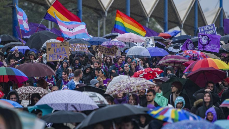 La lluvia no impide que miles de personas tomen las calles para clamar por la igualdad real