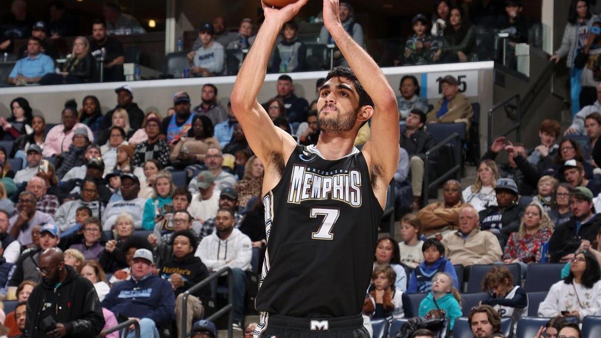 Santi Aldama durante el partido de los Grizzlies ante los Thunder