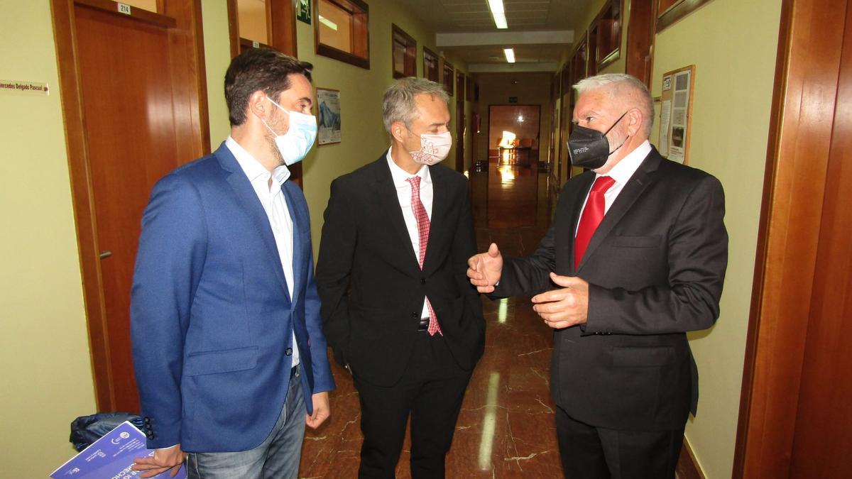 Reunión entre la Universidad de Salamanca y Latem Aluminium.