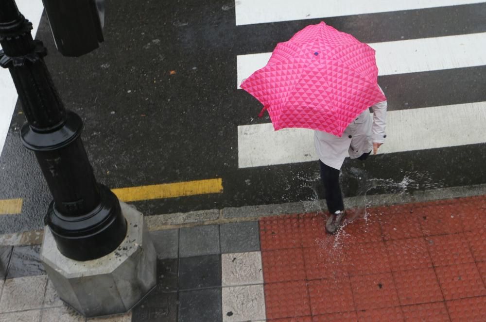 Temporal de lluvia y fuerte oleaje en Asturias