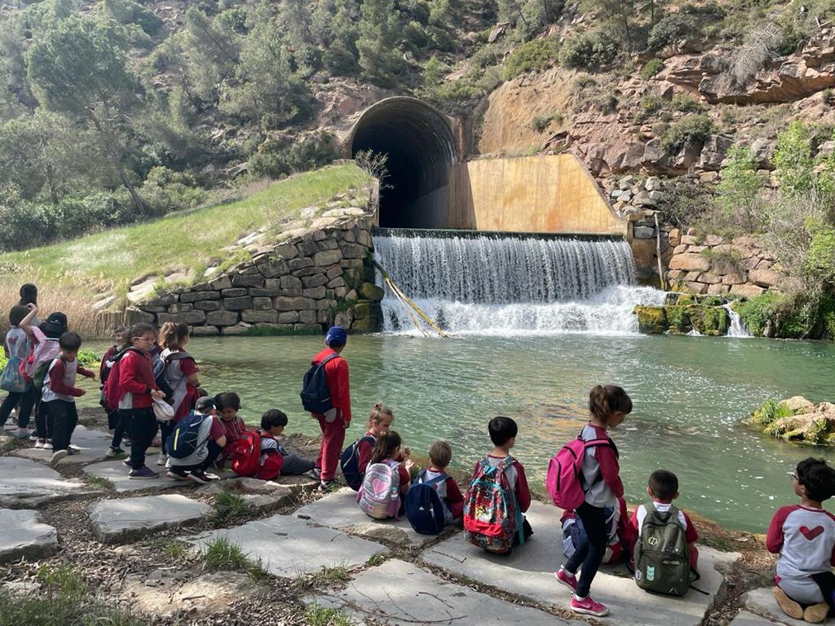 Visita a les Fonts del Cardener de l'escola Vedruna Cardona