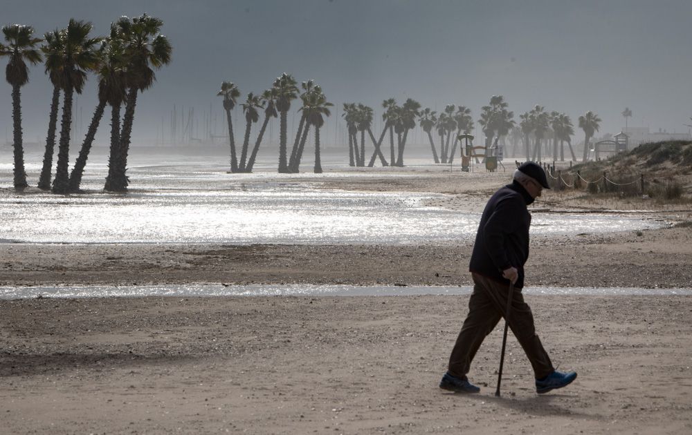 El temporal agrava la situación de la playa de Canet d'En Berenguer con nueva pérdida de arena y más piedras