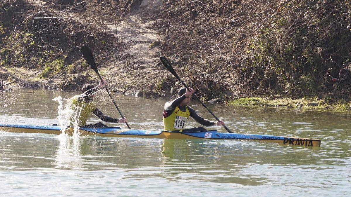 Particiupantes en una edición anterior del Descenso del Piloña.